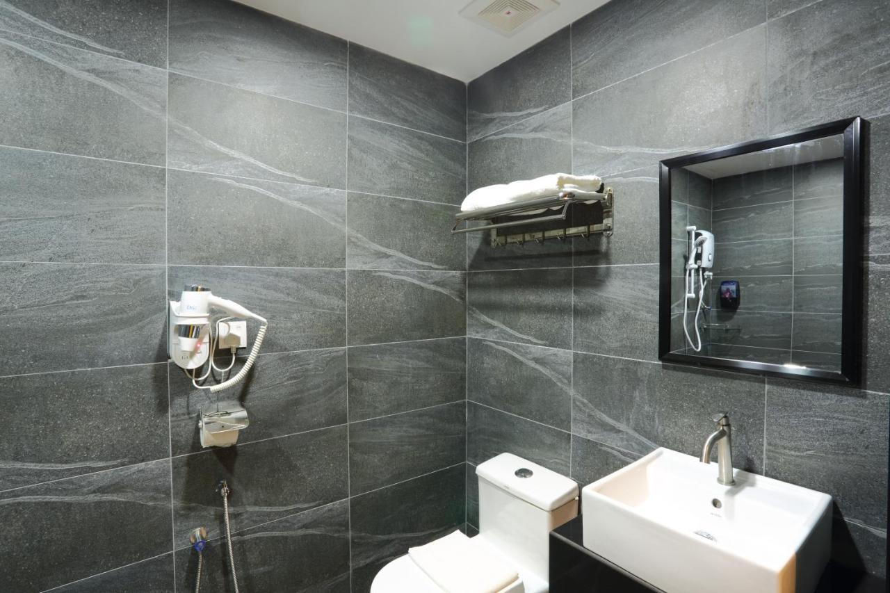 Yee Hotel Permas Jaya Johor Bahru Exteriör bild