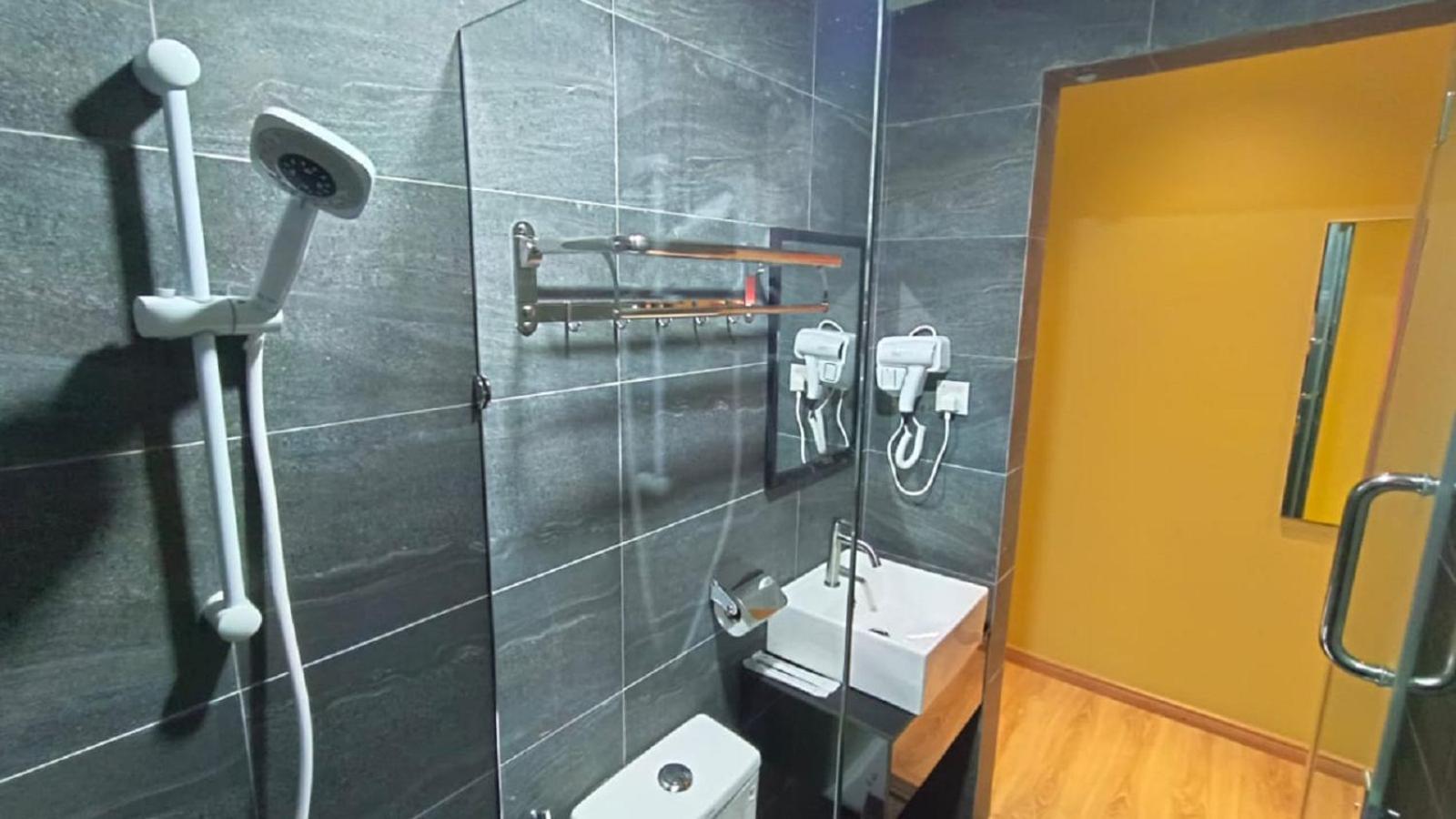 Yee Hotel Permas Jaya Johor Bahru Exteriör bild